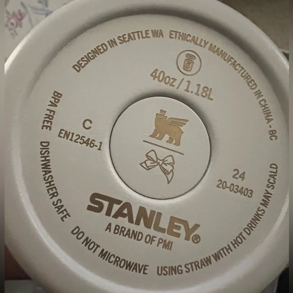 Stanley LoveShackFancy Holiday Quencher 40oz